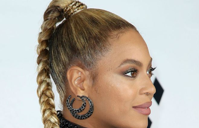this image shows one of the Celebrity-Inspired Hairstyles