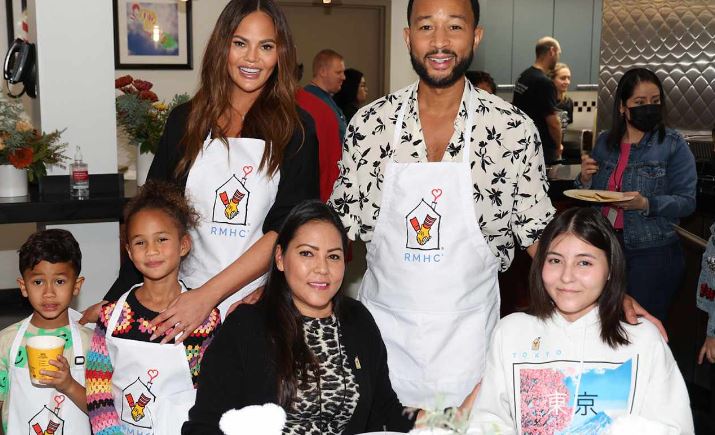 this image shows How Celebrities Give Back During the Holiday Season
